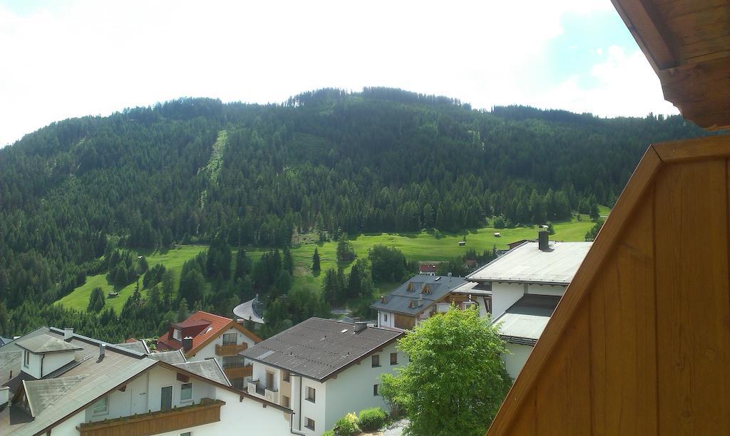 Hotel Garni Romantika Serfaus Rom bilde