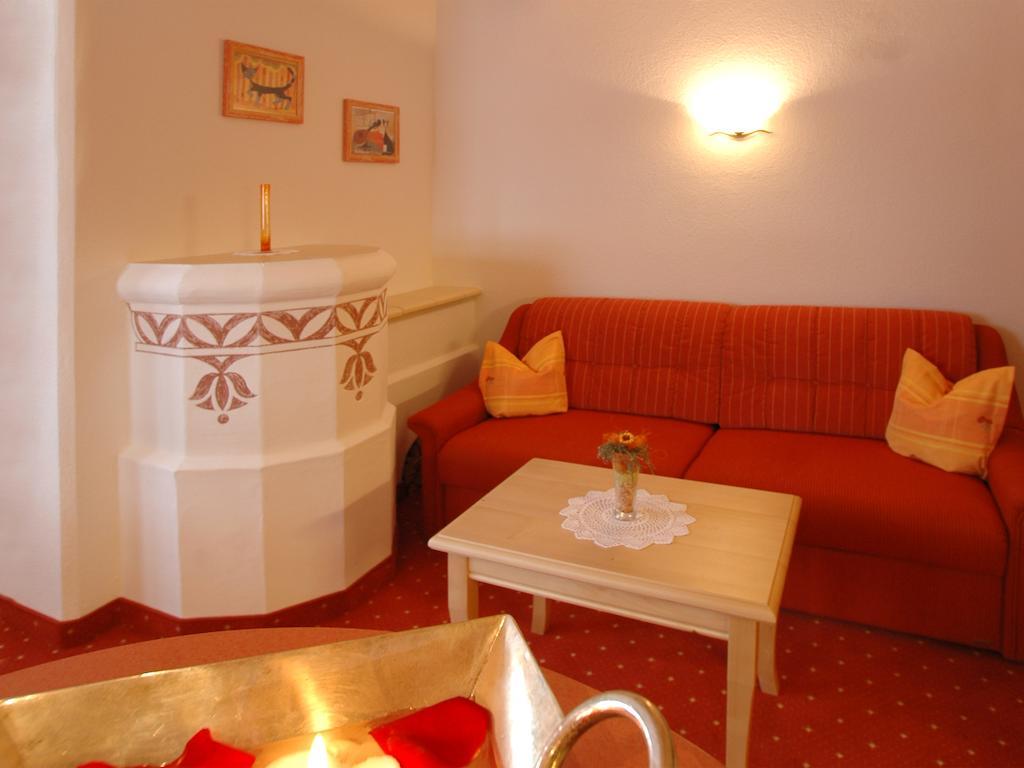 Hotel Garni Romantika Serfaus Rom bilde